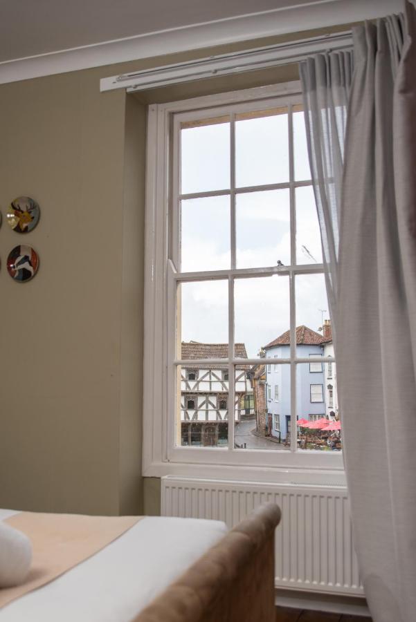 The Oak House Hotel Axbridge Eksteriør billede A window in the UK