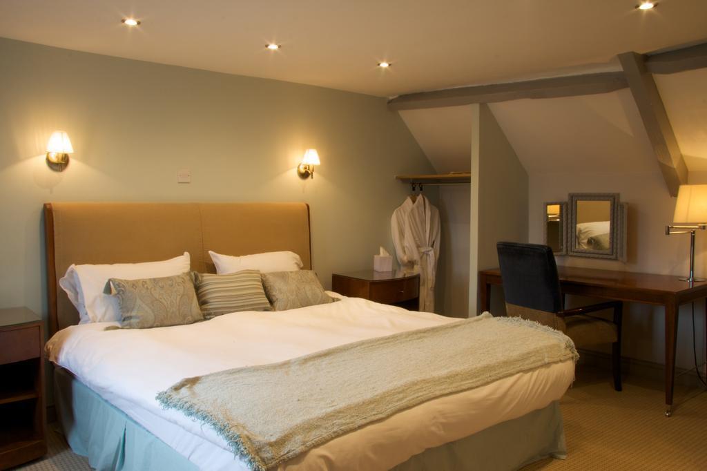 The Oak House Hotel Axbridge Eksteriør billede A bedroom at the hotel