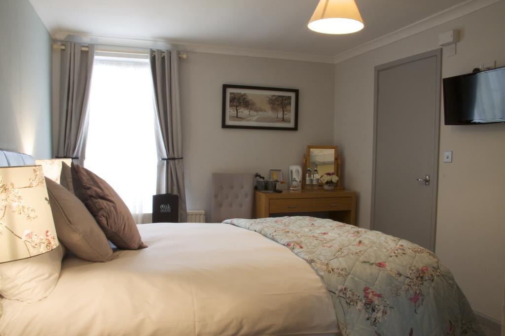 The Oak House Hotel Axbridge Eksteriør billede A bedroom at the hotel